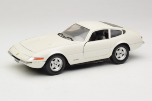 Ferrari 365 GTB/4 Daytona Berlina Biały Techno Giodi 1:18 74007 Metal