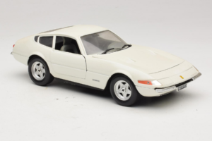 Ferrari 365 GTB/4 Daytona Berlina Biały Techno Giodi 1:18 74007 Metal — zdjęcie 6 z 8