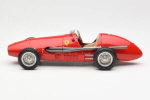 Ferrari 500 F2 #1 A. Ascari F1 Double World Champion 1952-1953 CMC 1:18 M-056 Metal — zdjęcie 3 z 6