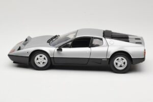 Ferrari 512BB Srebrny Kyosho 1:18 08171S Metal — zdjęcie 4 z 8