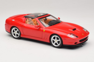 Ferrari 575M Superamerica Czerwony Hot Wheels 1:18 J2858 Metal — zdjęcie 6 z 8