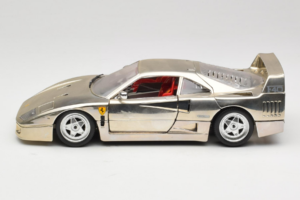 Ferrari F40 Chrome Silver Bburago 1:18 3401 Metal — zdjęcie 4 z 8