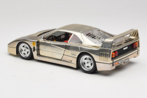 Ferrari F40 Chrome Silver Bburago 1:18 3401 Metal — zdjęcie 7 z 8