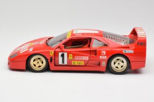 Ferrari F40 Evoluzione Bburago 1:18 3042 Metal — zdjęcie 4 z 8