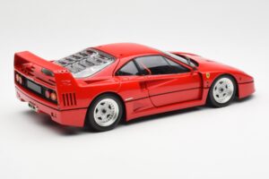 Ferrari F40 Czerwony Kyosho 1:18 08416R2 Metal — zdjęcie 4 z 10