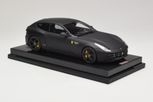 Ferrari FF Matte Black MR Collection 1:18 FERR04CAL Żywica — zdjęcie 4 z 7