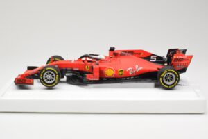 Ferrari SF90 #5 S. Vettel Australian GP 2019 BBR 1:18 BBR191805DIE Żywica — zdjęcie 3 z 6