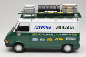 Fiat 242 Alitalia Rally Team Assistance With Trailer 1978 IXO 1:18 18CMC027WX Metal — zdjęcie 4 z 7