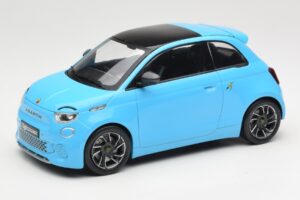 Abarth 500e Niebieski IXO 1:18 MCG18499 Metal