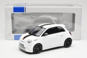 Abarth 500e Biały IXO 1:18 MCG18497 Metal — zdjęcie 6 z 6