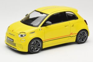 Abarth 500e Żółty IXO 1:18 MCG18498 Metal