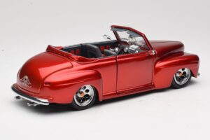 Ford Cabriolet Red Metallic Road Signature 1:18 30028 Metal — zdjęcie 3 z 8