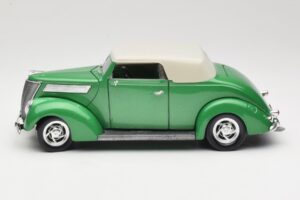 Ford Kabriolet Zielony Road Signature 1:18 92239 Metal — zdjęcie 4 z 8