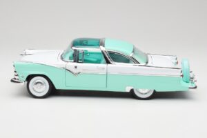 Ford Crown Victoria Seafoam Zielony & Biały Road Legends 1:18 92138 Metal — zdjęcie 3 z 7