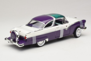 Ford Crown Victoria Biały Fioletowy Road Signature 1:18 92138-P1 Metal — zdjęcie 2 z 6