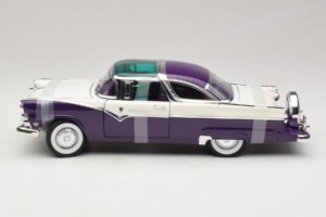 Ford Crown Victoria Biały Fioletowy Road Signature 1:18 92138-P1 Metal — zdjęcie 3 z 6