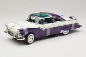 Ford Crown Victoria Biały Fioletowy Road Signature 1:18 92138-P1 Metal