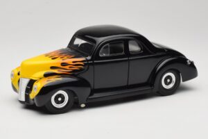Ford Deluxe Hot Rod Czarny Universal Hobbies 1:18 6002 Metal
