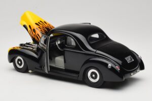 Ford Deluxe Hot Rod Czarny Universal Hobbies 1:18 6002 Metal — zdjęcie 5 z 8