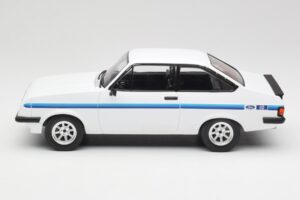 Ford Escort Mk2 RS 2000 Biały MCG 1:18 MCG18439 Metal — zdjęcie 3 z 6