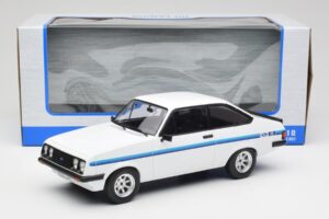 Ford Escort Mk2 RS 2000 Biały MCG 1:18 MCG18439 Metal — zdjęcie 6 z 6