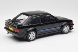Ford Escort RS Turbo Samochód Prywatny Księżnej Diany Czarny MCG 1:18 MCG18420 Metal — zdjęcie 2 z 6