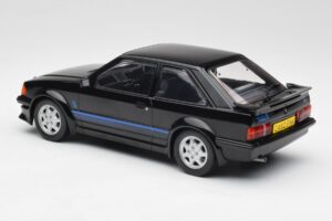 Ford Escort RS Turbo Samochód Prywatny Księżnej Diany Czarny MCG 1:18 MCG18420 Metal — zdjęcie 5 z 6