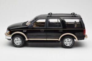 Ford Expedition Eddie Bauer Czarny UT Models 1:18 22710 Metal — zdjęcie 5 z 7