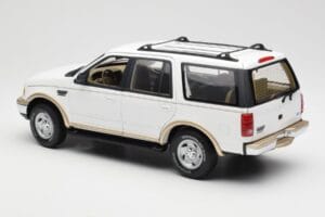 Ford Expedition Eddie Bauer Biały UT Models 1:18 22712 Metal — zdjęcie 7 z 8