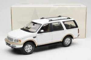 Ford Expedition Eddie Bauer Biały UT Models 1:18 22712 Metal — zdjęcie 8 z 8