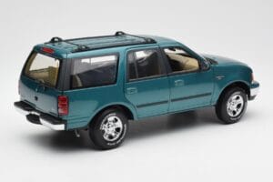 Ford Expedition XLT Zielony Metaliczny UT Models 1:18 22717 Metal — zdjęcie 3 z 8