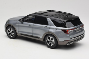 Ford Explorer Szary OEM 1:18 FORD2020 Metal — zdjęcie 7 z 8