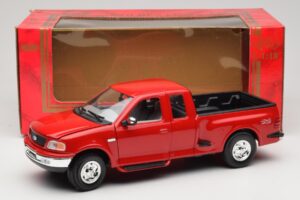 Ford F-150 Flareside SuperCab Czerwony Mira 1:18 6217 Metal — zdjęcie 8 z 8