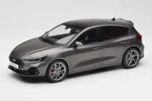 Ford Focus ST Mk4 Szary MCG 1:18 MCG18454 Metal