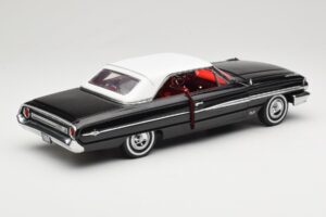 Ford Galaxie 500 Czarny Sun Star 1:18 1442 Metal — zdjęcie 3 z 8