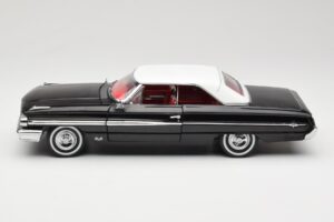 Ford Galaxie 500 Czarny Sun Star 1:18 1442 Metal — zdjęcie 4 z 8