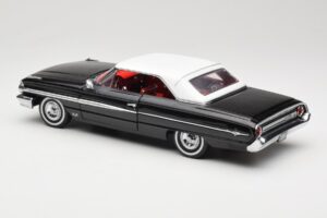 Ford Galaxie 500 Czarny Sun Star 1:18 1442 Metal — zdjęcie 7 z 8