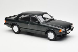 Ford Granada Mk2 2.8 Injection Ciemnozielony MCG 1:18 MCG18263 Metal — zdjęcie 4 z 6
