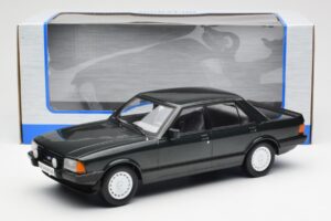 Ford Granada Mk2 2.8 Injection Ciemnozielony MCG 1:18 MCG18263 Metal — zdjęcie 6 z 6