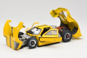 Ford GT40 Mk IV Żółty 1967 Shelby Collectibles 1:18 31414S Metal — zdjęcie 2 z 8