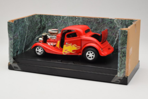 Ford High Tech Czerwony z Płomieniem American Muscle 1:18 7726 Metal — zdjęcie 3 z 4