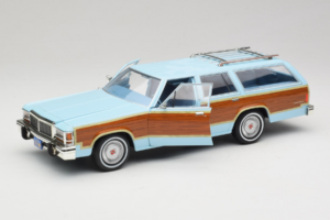Ford LTD Country Squire Charlie's Angels Movie GreenLight 1:18 19066 Metal — zdjęcie 2 z 8