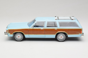 Ford LTD Country Squire Charlie's Angels Movie GreenLight 1:18 19066 Metal — zdjęcie 4 z 8