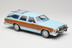 Ford LTD Country Squire Charlie's Angels Movie GreenLight 1:18 19066 Metal — zdjęcie 6 z 8