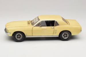 Ford Mustang Coupe Żółty The Walking Dead Greenlight 1:18 12958 Metal — zdjęcie 4 z 8