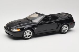 Ford Mustang GT SN95 Kabriolet Czarny Maisto 1:18 50328 Metal