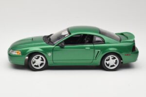 Ford Mustang GT SN95 Zielony Maisto 1:18 50326 Metal — zdjęcie 4 z 8
