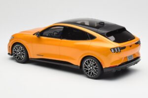 Ford Mustang Mach-E GT Performance Cyber Pomarańczowy Otto 1:18 OT983 Żywica — zdjęcie 5 z 6