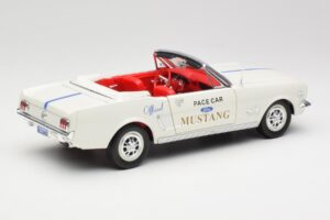 Ford Mustang Pace Car Wimbledon White Solido 1:18 81578 Metal — zdjęcie 3 z 8