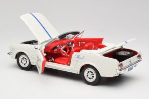 Ford Mustang Pace Car Wimbledon White Solido 1:18 81578 Metal — zdjęcie 5 z 8